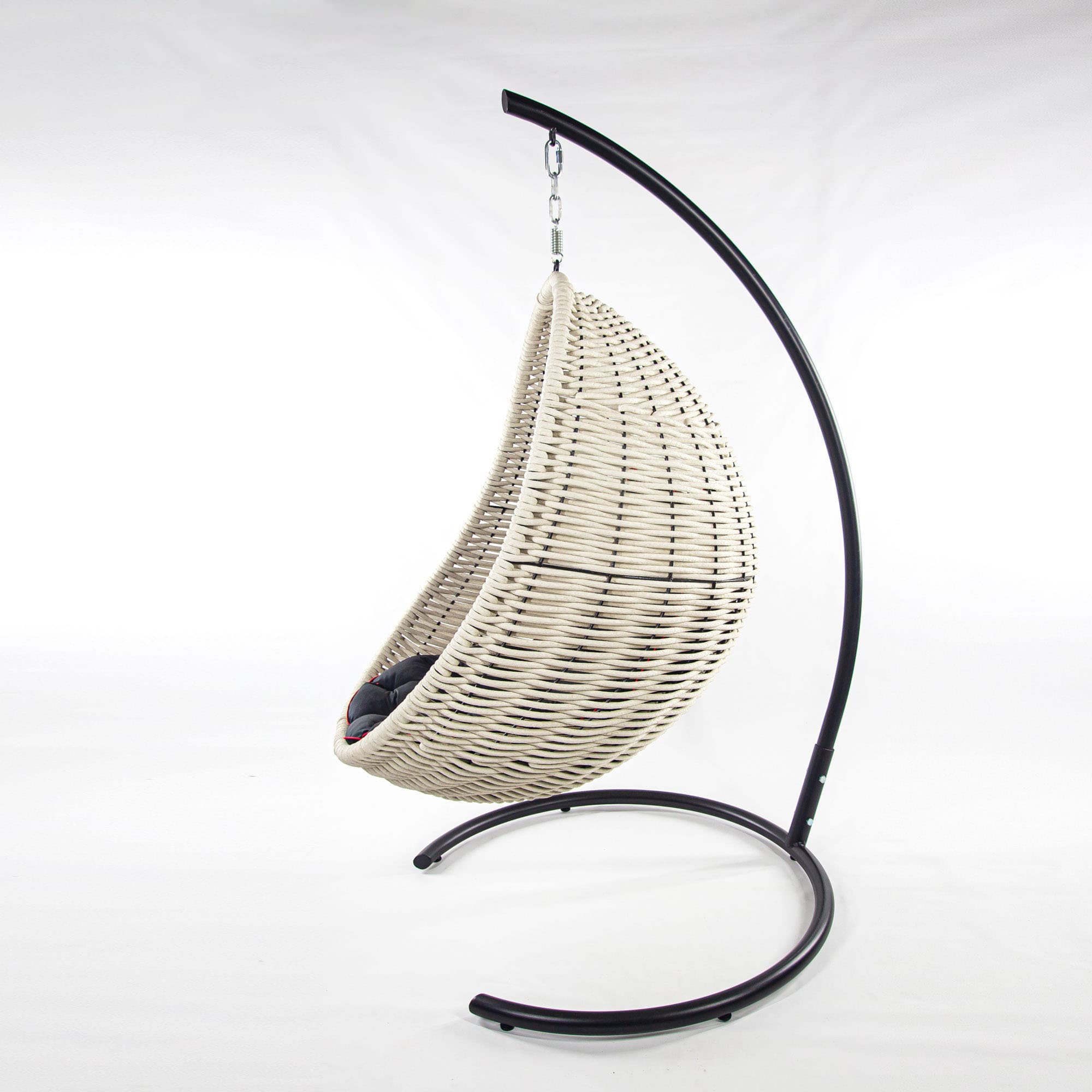 Мебель из ротанга плетеное подвесное кресло-кокон белый черная подушка