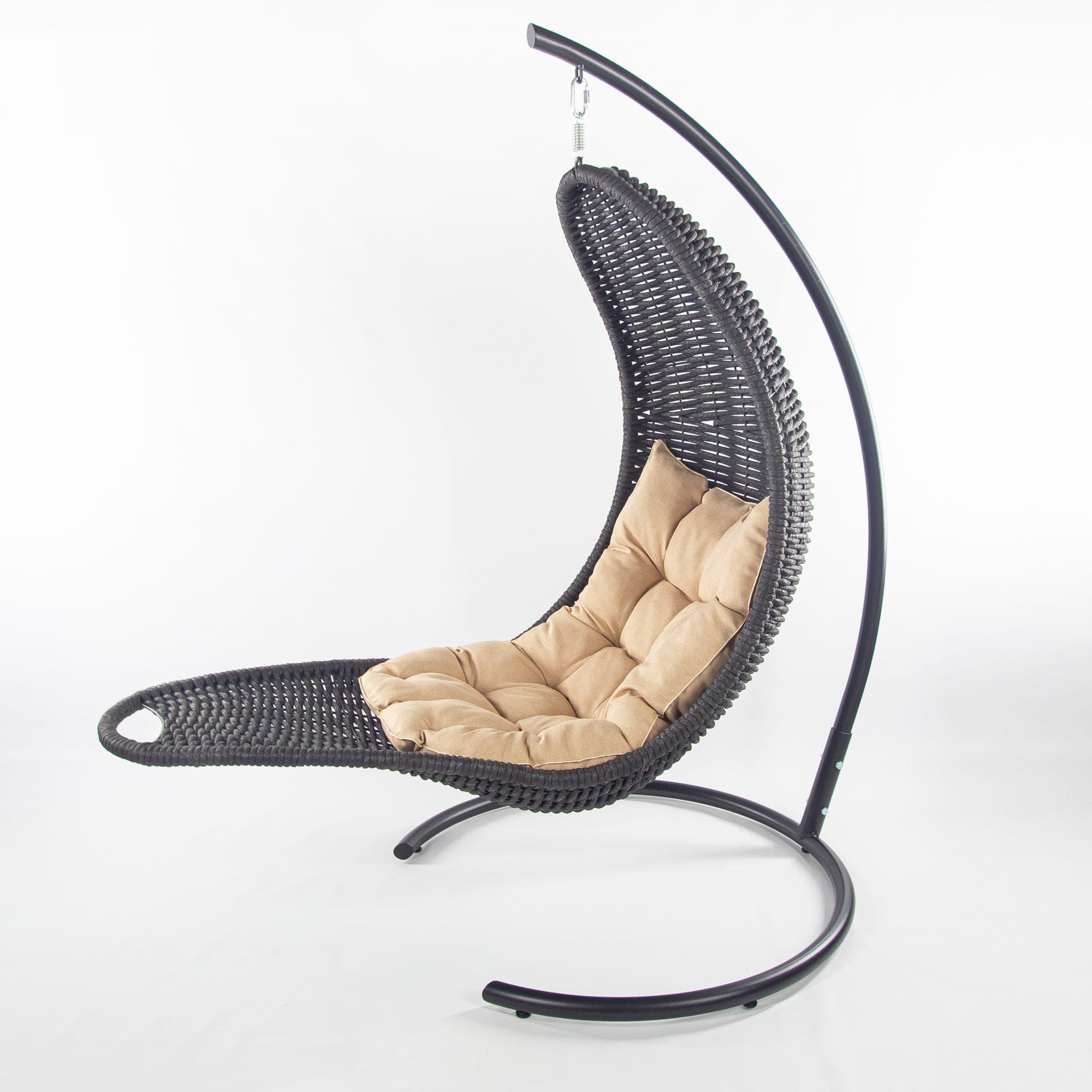 Мебель из ротанга плетеное подвесное кресло-шезлонг черный бежевая подушка
